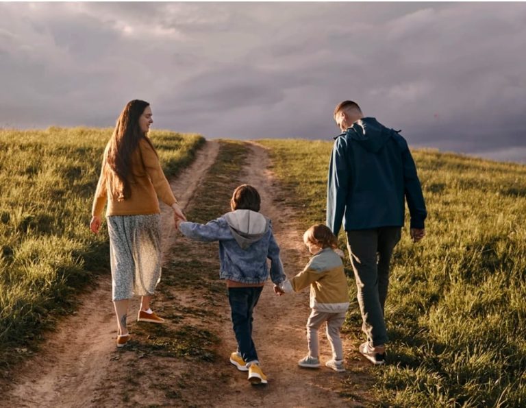 Bērni draudzējas ar vecākiem